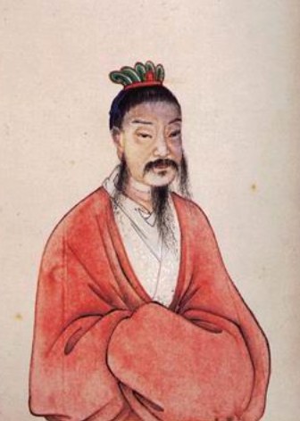 Hand-tinted woodblock portrait of Gaoyao, the upright Minister of Justice under Emperor Shun, shown half-length in red court robes and a crowned headdress, his hands folded within his sleeves.